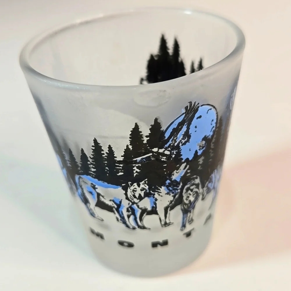 Set of 2 Vintage Shot Glasses Montana Wolf Design & Federal Mini Beer Mug - Picture 2 of 15